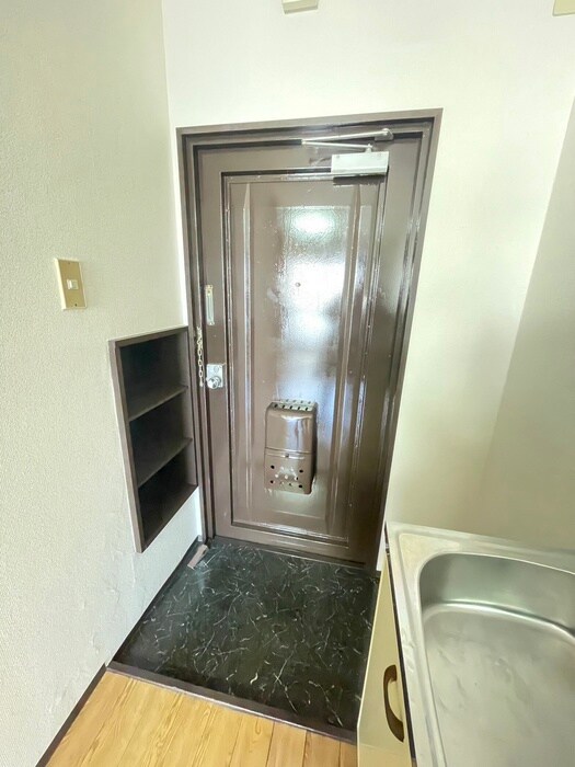 物件内観写真17　(玄関)