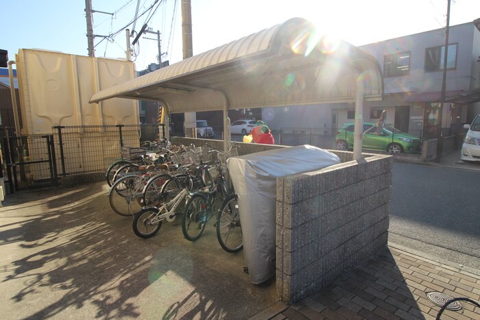 物件外観写真3　(駐輪場)