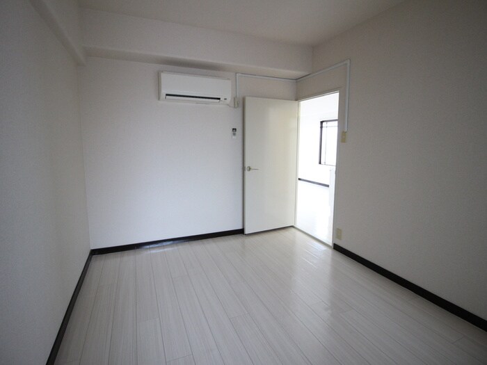 物件内観写真15　(居室)