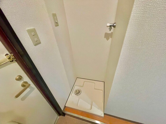 物件内観写真20　(洗濯機置場)