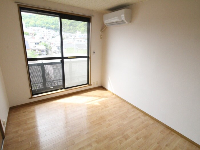 物件内観写真5　(居室)