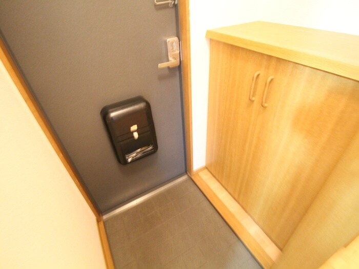 物件内観写真11　(玄関)