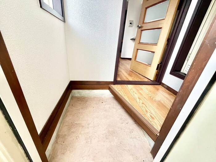 物件内観写真17　(玄関)