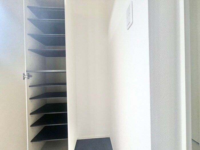 物件内観写真15　(玄関)