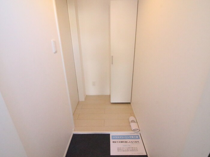 物件内観写真16　(玄関)