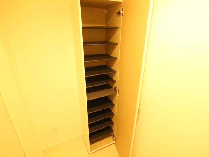 物件内観写真18　(靴箱)