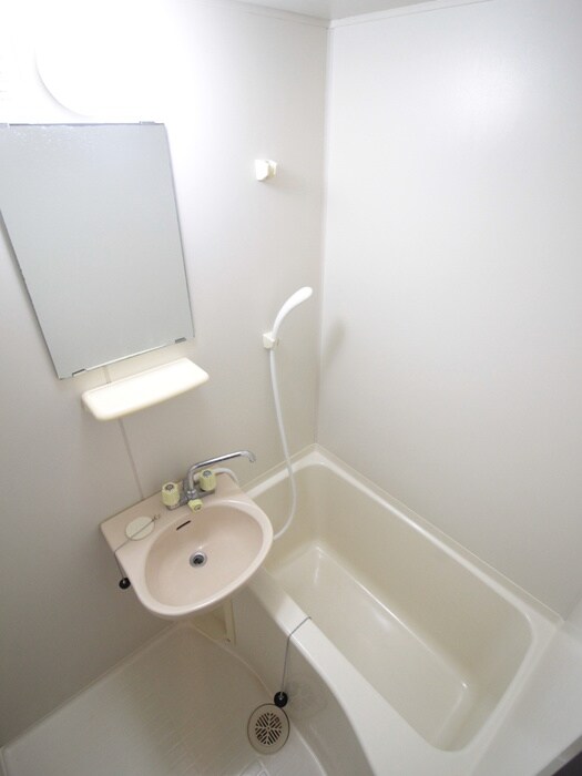 メゾンリュートのバス