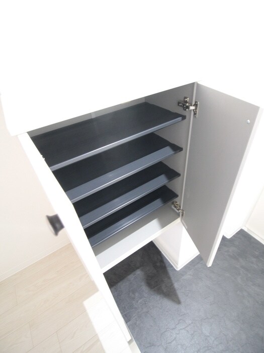 物件内観写真9　(靴箱)