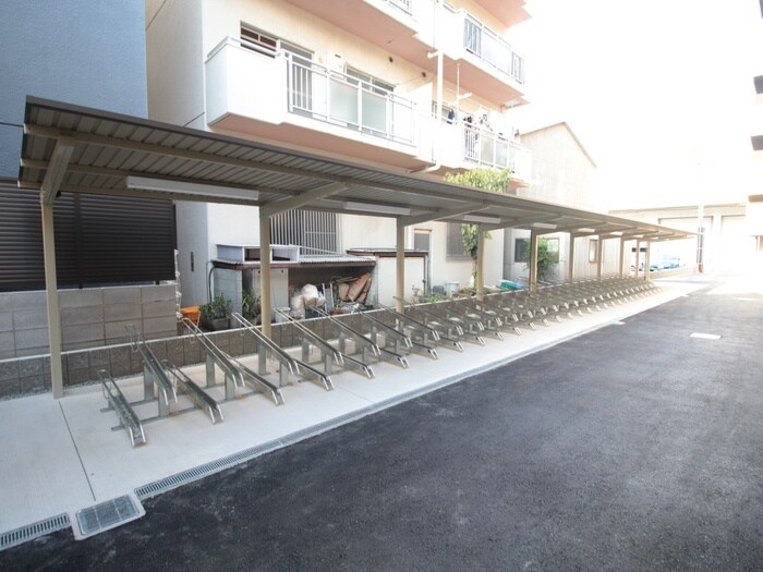 物件外観写真6　(駐輪場)