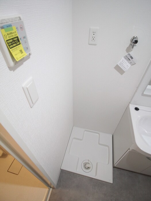 物件内観写真11　(洗濯機置場)