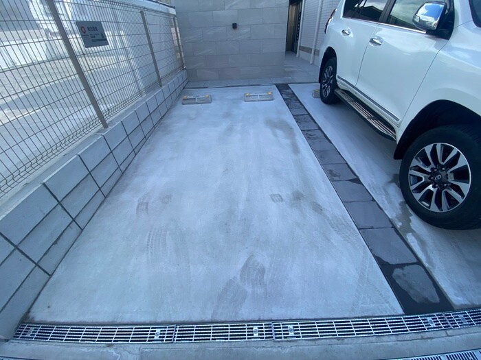 物件外観写真6　(駐車場)