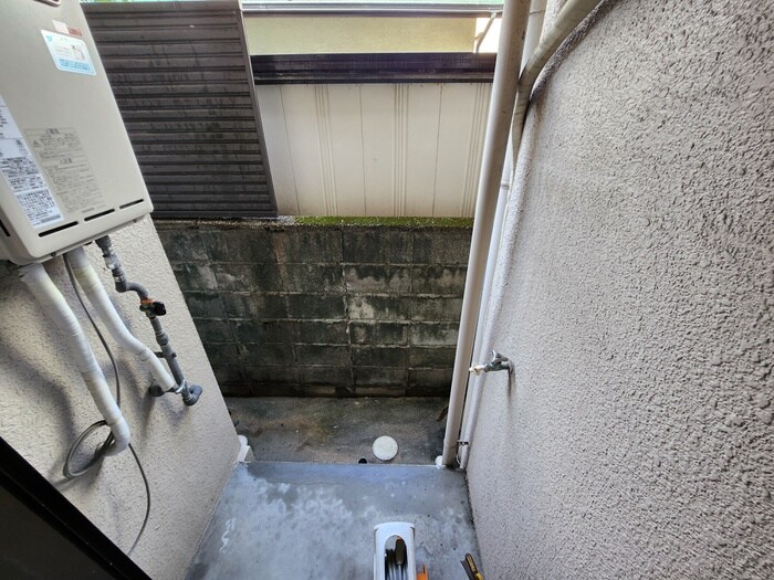 物件内観写真10　(洗濯機置場)