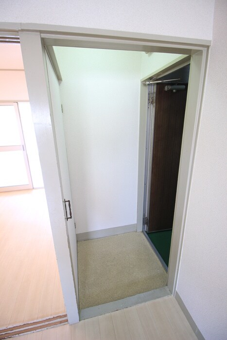 物件内観写真21　(玄関)