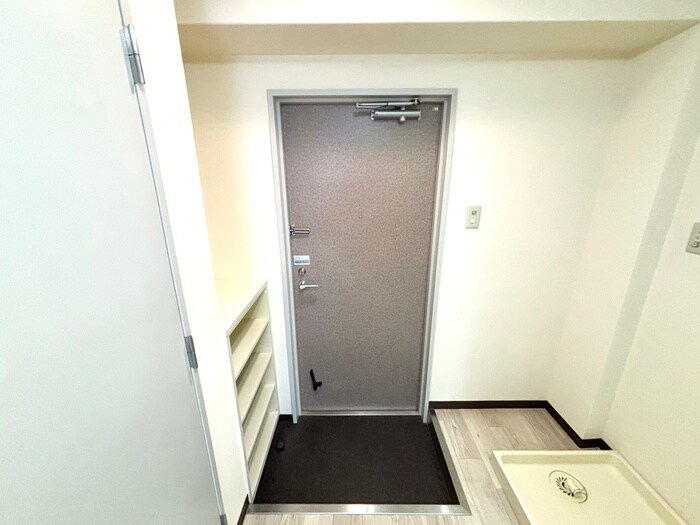 物件内観写真16　(玄関)