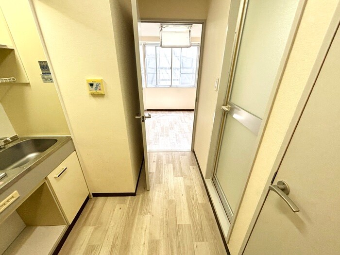 物件内観写真17　(廊下)