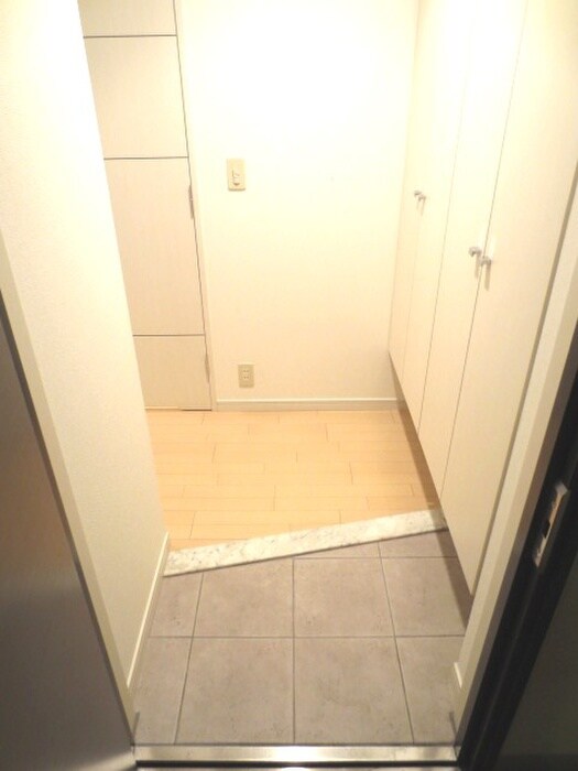 物件内観写真7　(玄関)