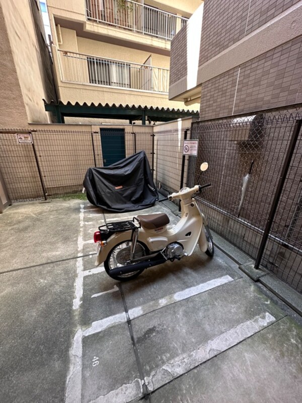 バイク置き場