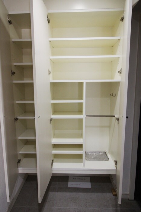 物件内観写真12　(靴箱)