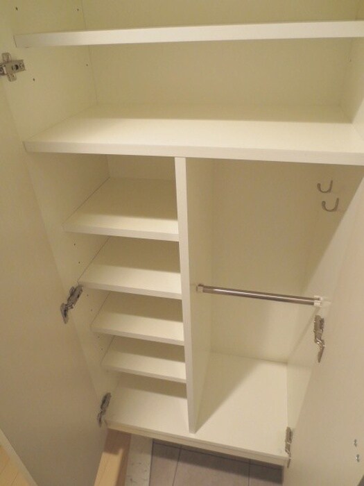 物件内観写真15　(靴箱)