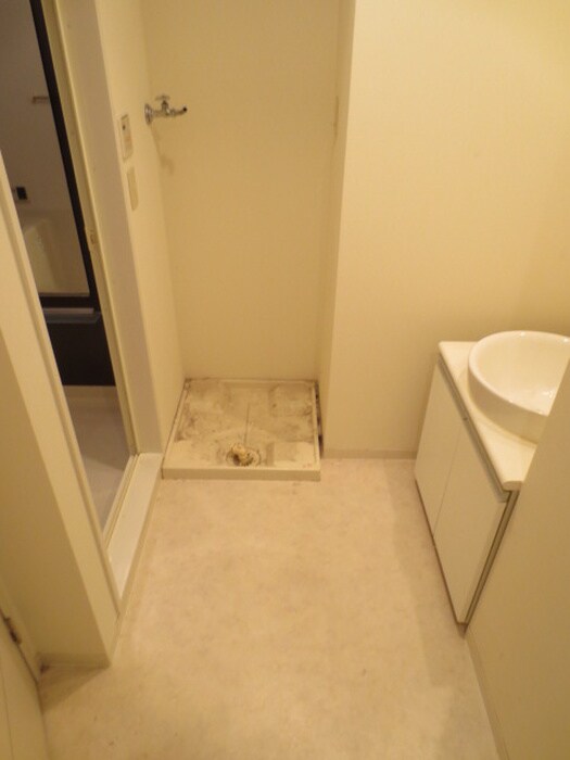 物件内観写真15　(洗濯機置場)