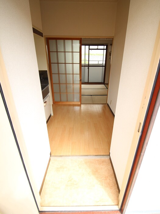 物件内観写真7　(玄関)