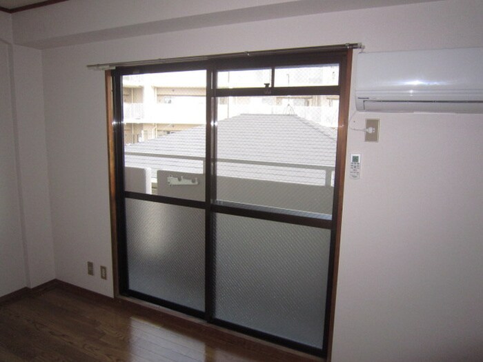 物件内観写真12　(室内からの展望)