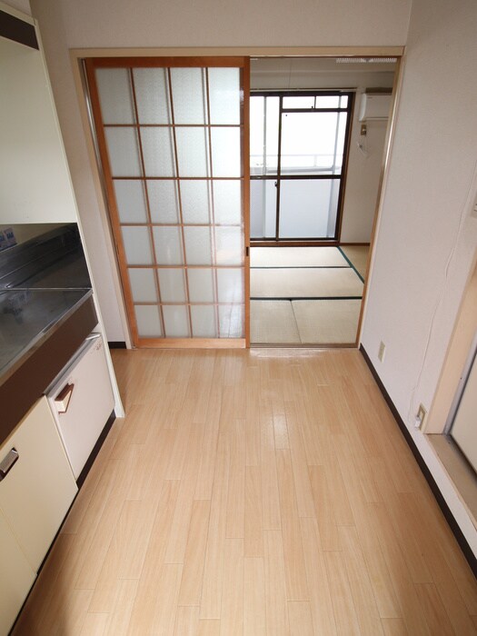 物件内観写真17　(廊下)