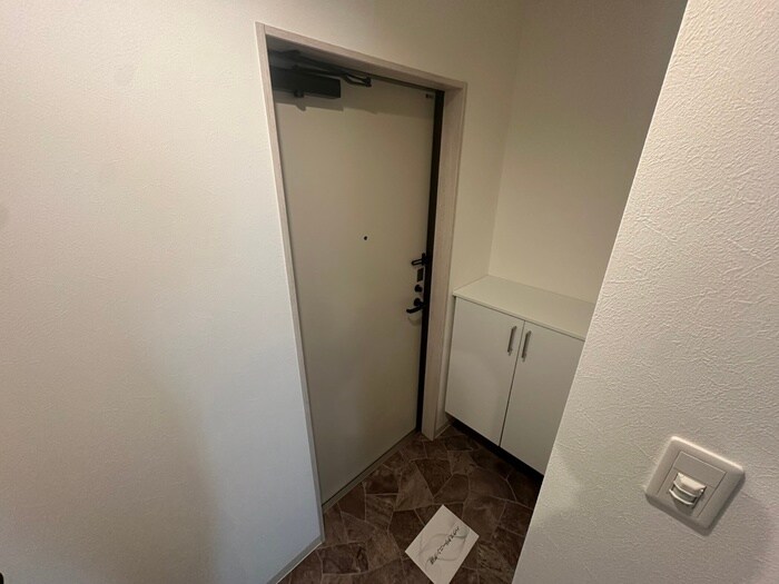 物件内観写真7　(玄関)