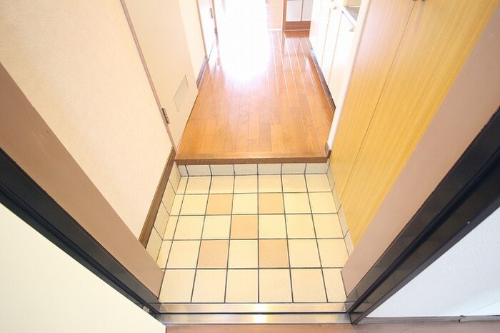 物件内観写真17　(玄関)