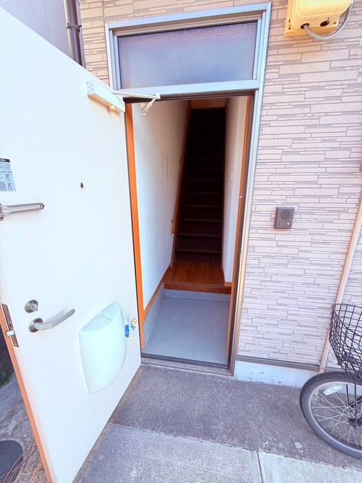 物件内観写真15　(玄関)