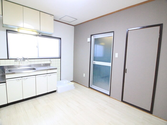 物件内観写真2　(居室)