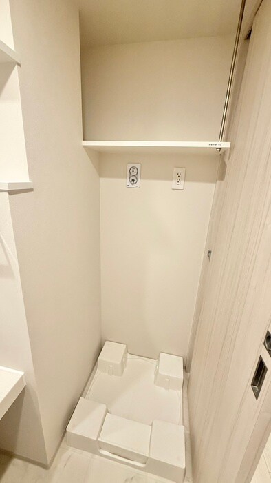 物件内観写真13　(洗濯機置場)