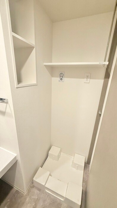 物件内観写真14　(洗濯機置場)