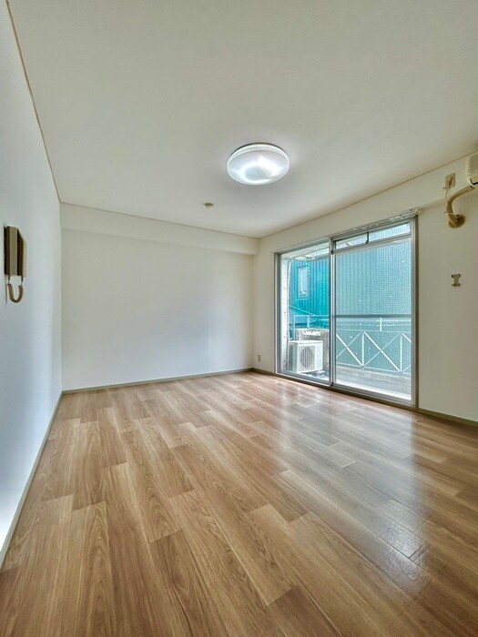 物件内観写真4　(居室)