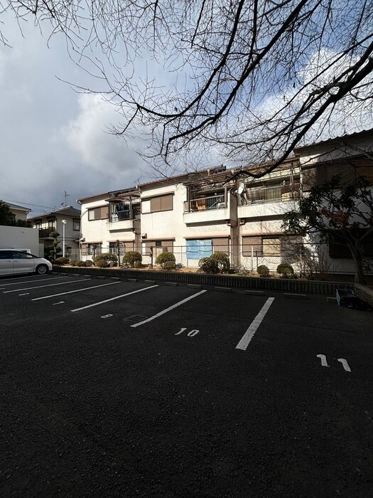 物件外観写真5　(駐車場)