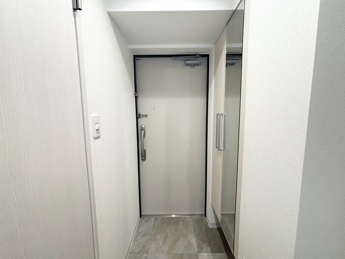 物件内観写真18　(玄関)