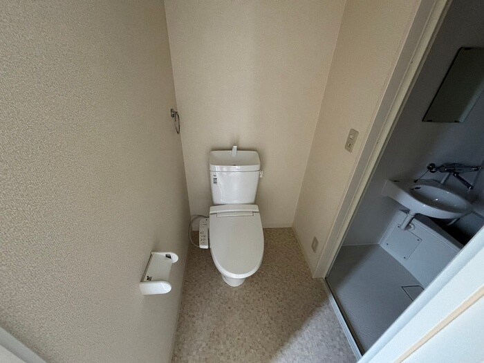 物件内観写真5　(トイレ)