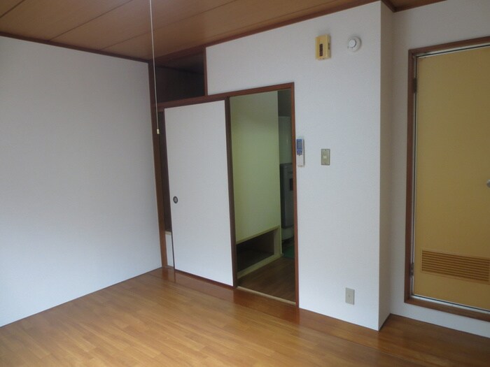 物件内観写真8　(居室)
