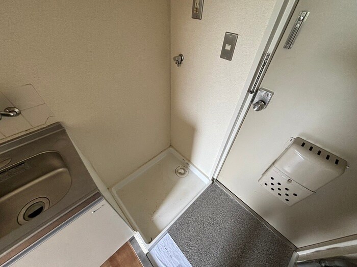 物件内観写真14　(洗濯機置場)