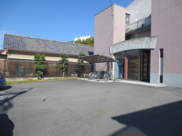 物件外観写真5　(駐輪場)