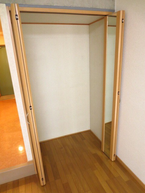 物件内観写真11　(収納)