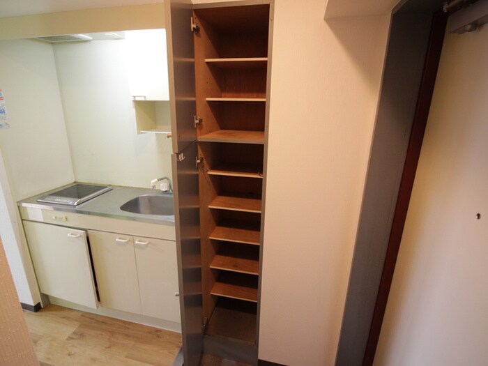 物件内観写真12　(収納)