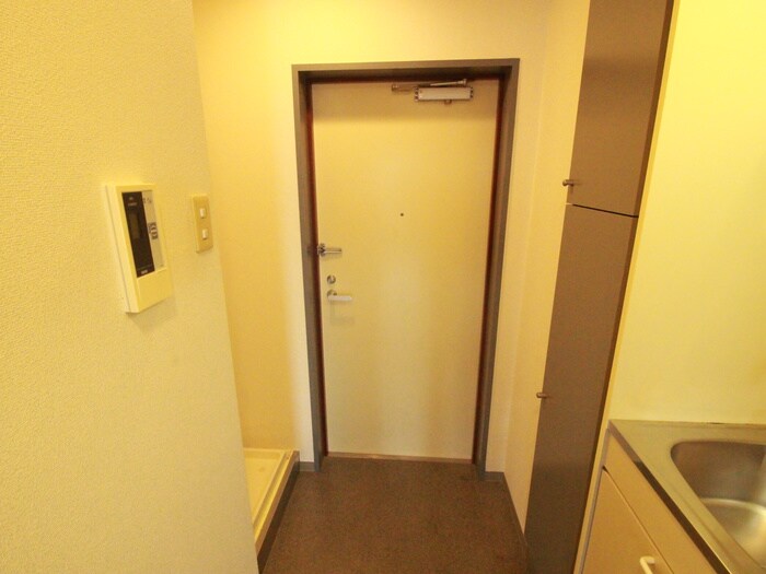 物件内観写真14　(玄関)