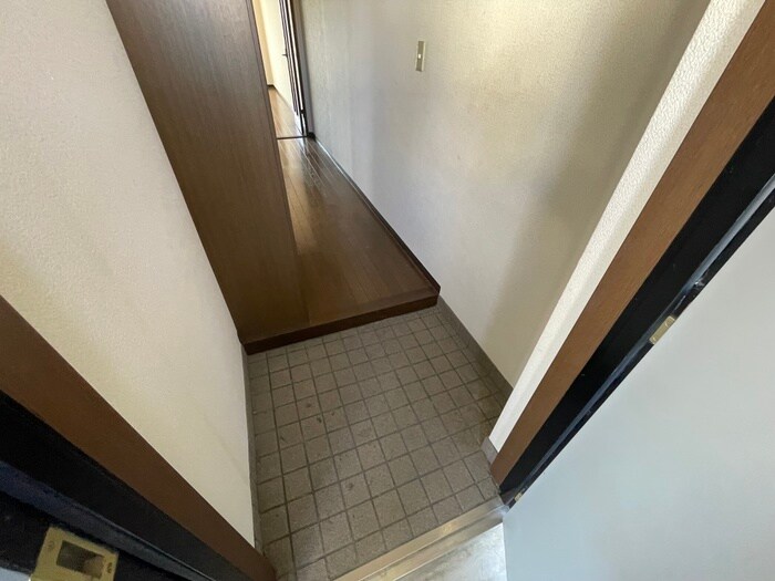 物件内観写真17　(玄関)