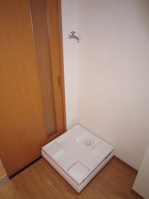 物件内観写真9　(洗濯機置場)