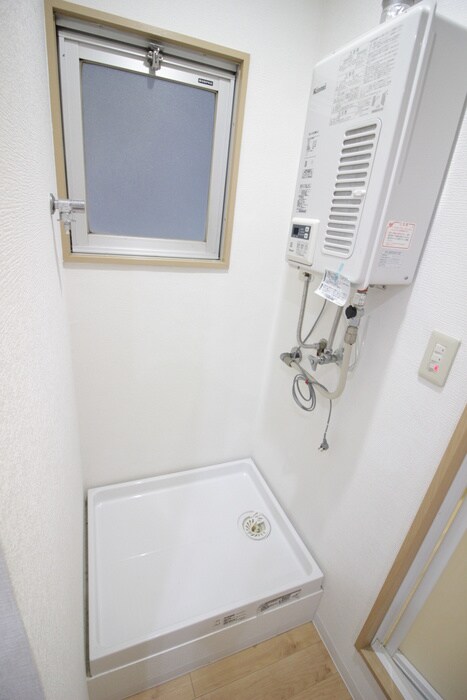 物件内観写真13　(洗濯機置場)