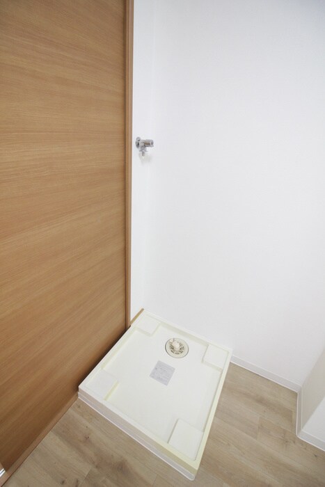 物件内観写真16　(洗濯機置場)