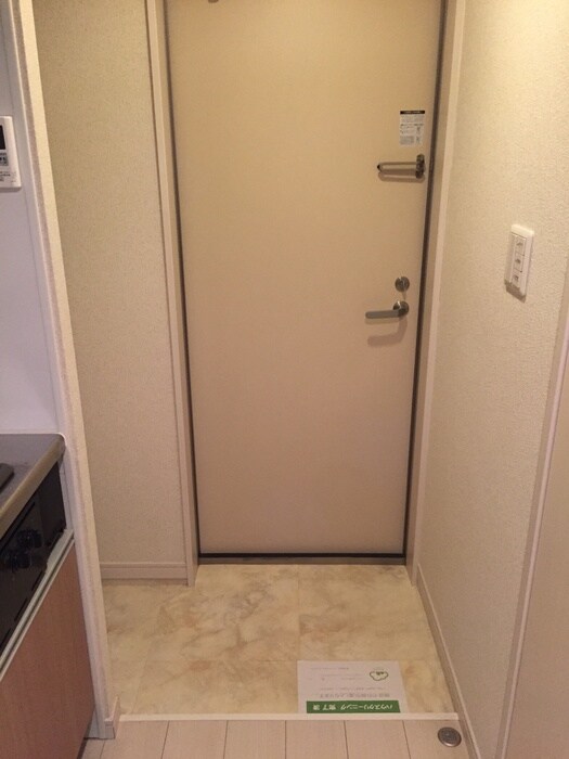 物件内観写真7　(玄関)