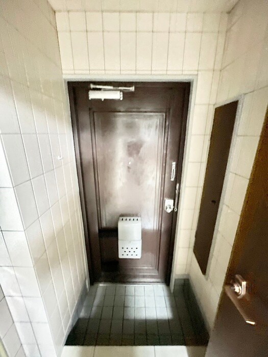 物件内観写真18　(玄関)