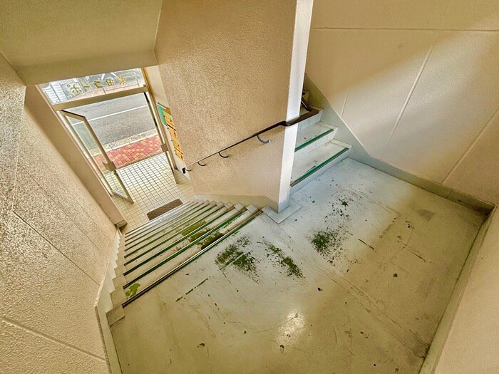 物件外観写真5　(エントランス部分)